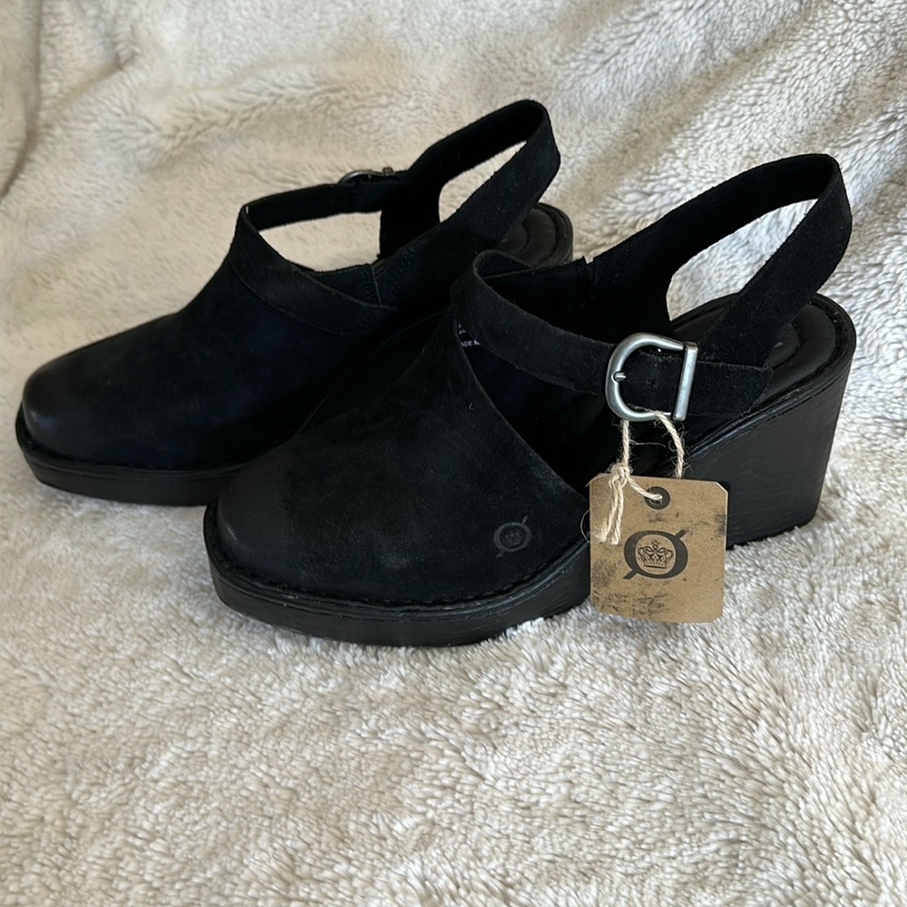 NEW with tags!  Born black distressed heeled clogs.